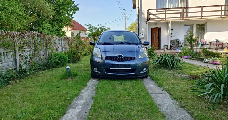 Toyota Yaris cena 23500 przebieg: 216000, rok produkcji 2009 z Międzyrzec Podlaski małe 254